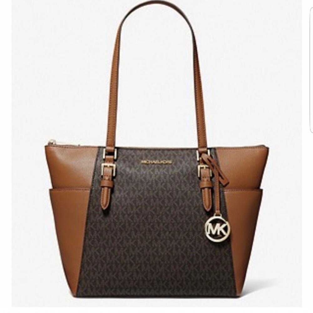 Brand new Michael Kors purse 👜 with tags